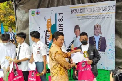 Asda 1 Provinsi Banten Dr. H. Komarudin