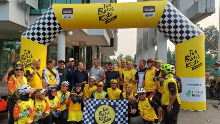 Kegiatan cycling challenge Tur Batas Kota (TBK) Tangerang Selatan.